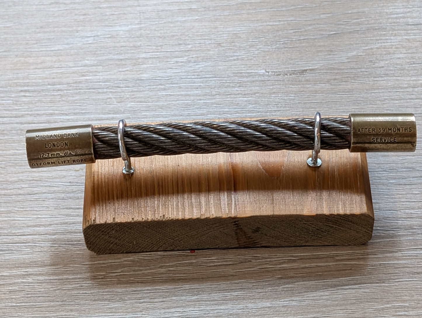 Midland Bank London, Antique HuPresentation piece for 39 months service. Desk accessories