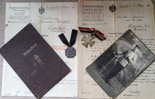 WW1-German era Medals & Paperwork Soldiers photo